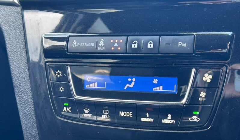 
								PERODUA ARUZ 1.5 AV (A) full									