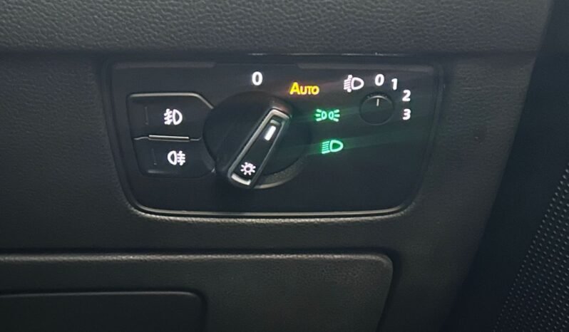 
								VOLKSWAGEN PASSAT 1.8 (A) full									