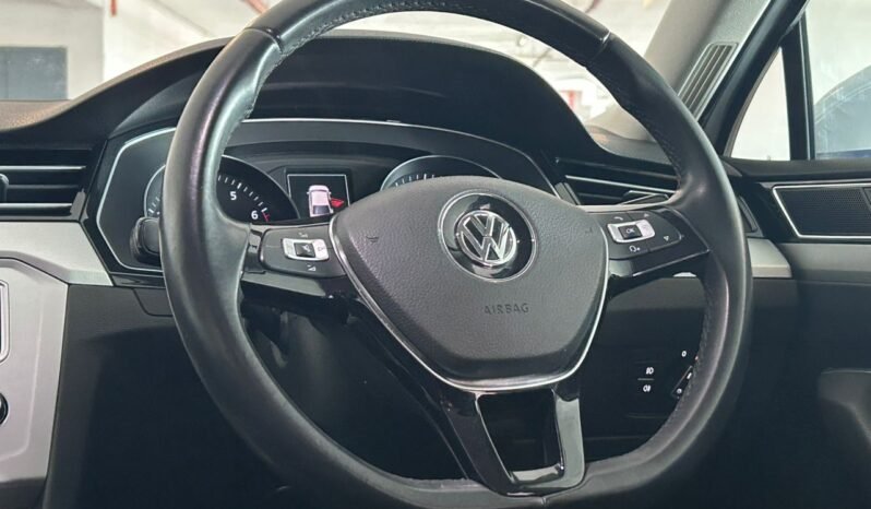 
								VOLKSWAGEN PASSAT 1.8 (A) full									