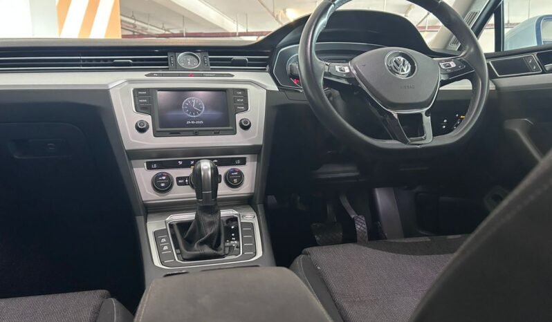 
								VOLKSWAGEN PASSAT 1.8 (A) full									