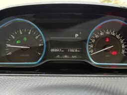 
										PEUGEOT 2008 PURETECH 1.2 AT full									