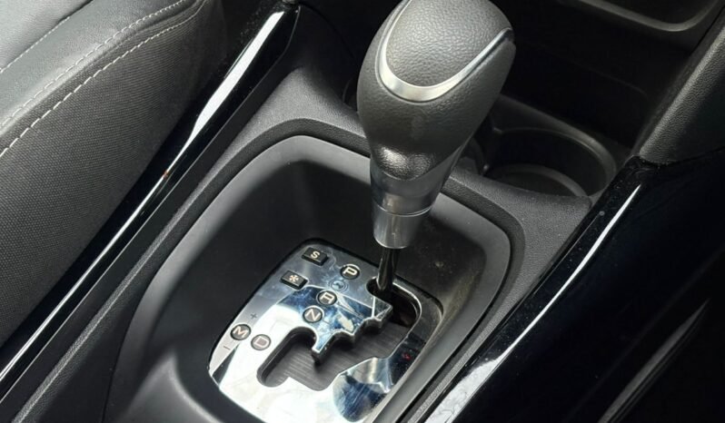 
								PEUGEOT 2008 PURETECH 1.2 AT full									