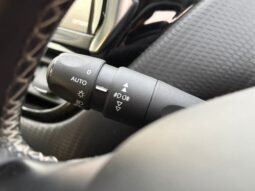 
										PEUGEOT 2008 PURETECH 1.2 AT full									