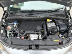 
										PEUGEOT 2008 PURETECH 1.2 AT full									