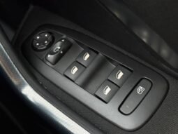 
										PEUGEOT 2008 PURETECH 1.2 AT full									