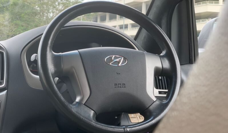 
								HYUNDAI GRAND STAREX 2.5 full									