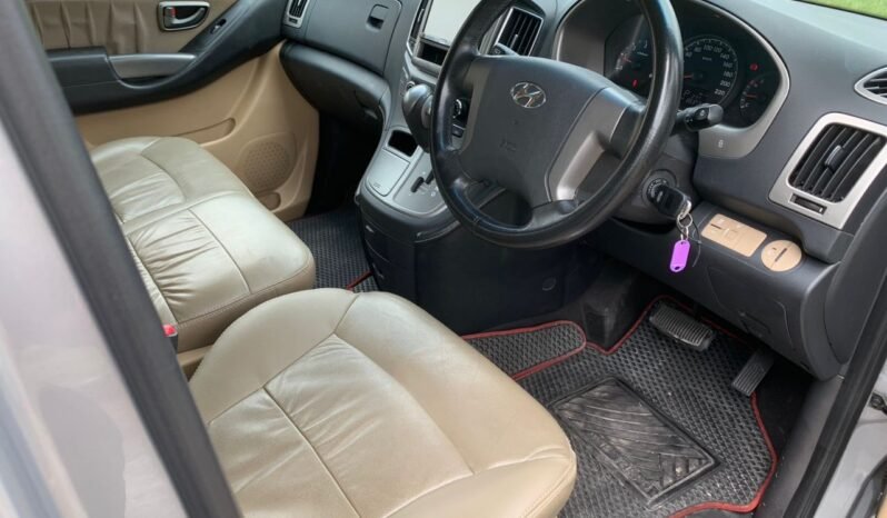 
								HYUNDAI GRAND STAREX 2.5 full									