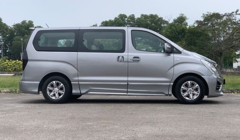 
								HYUNDAI GRAND STAREX 2.5 full									