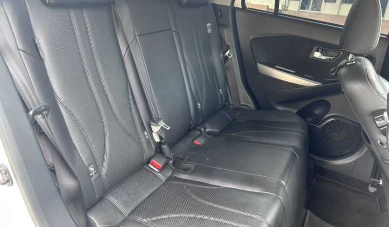 
								PERODUA MYVI AV 1.5 AT full									