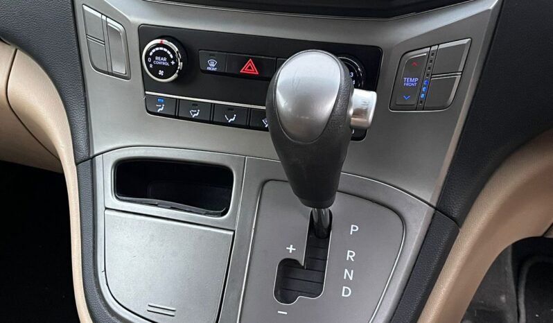 
								HYUNDAI GRAND STAREX 2.5 (A) full									