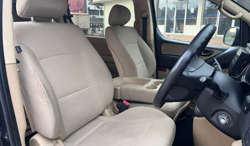 
								HYUNDAI GRAND STAREX 2.5 (A) full									