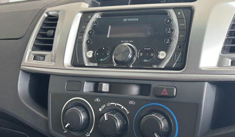 
								TOYOTA HILUX DOUBLE CAB 2.5 AT full									