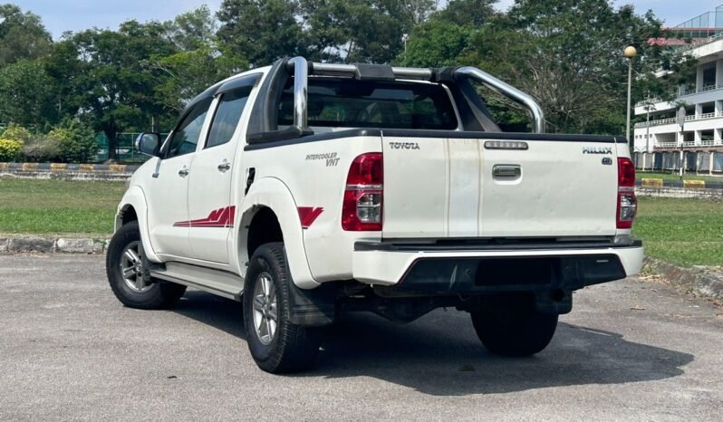 
								TOYOTA HILUX DOUBLE CAB 2.5 AT full									