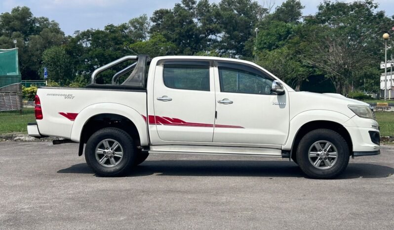 
								TOYOTA HILUX DOUBLE CAB 2.5 AT full									