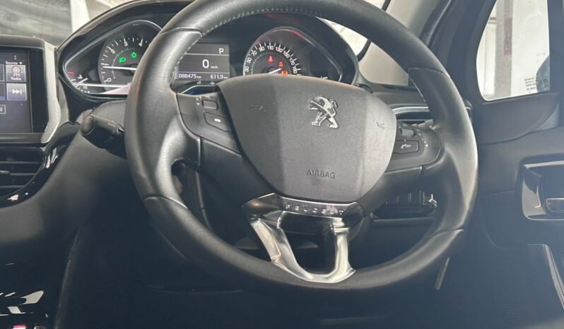 
								PEUGEOT 208 1.6 (A) full									