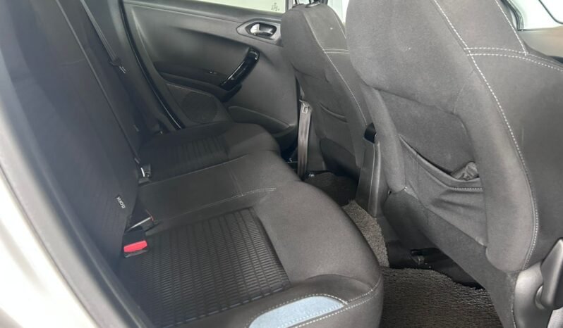 
								PEUGEOT 208 1.6 (A) full									