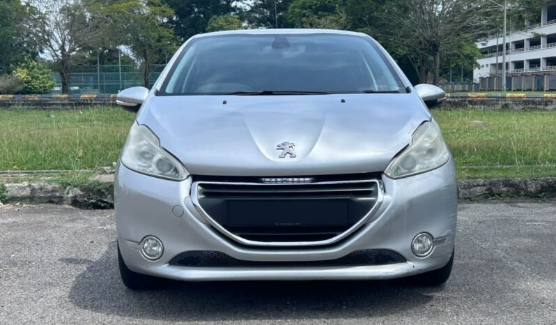 
								PEUGEOT 208 1.6 (A) full									