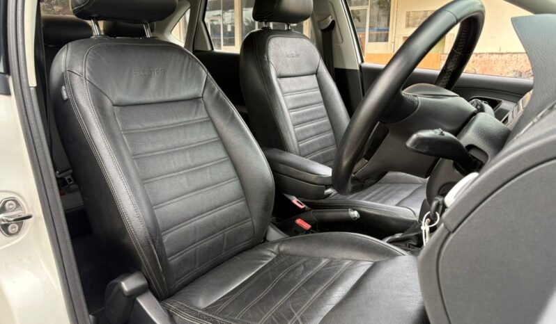 
								VOLKWAGEN VENTO 1.6 (A) full									