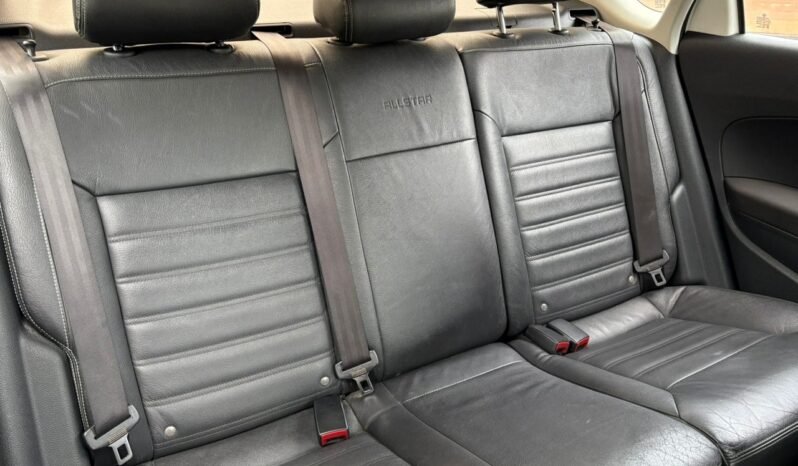 
								VOLKWAGEN VENTO 1.6 (A) full									