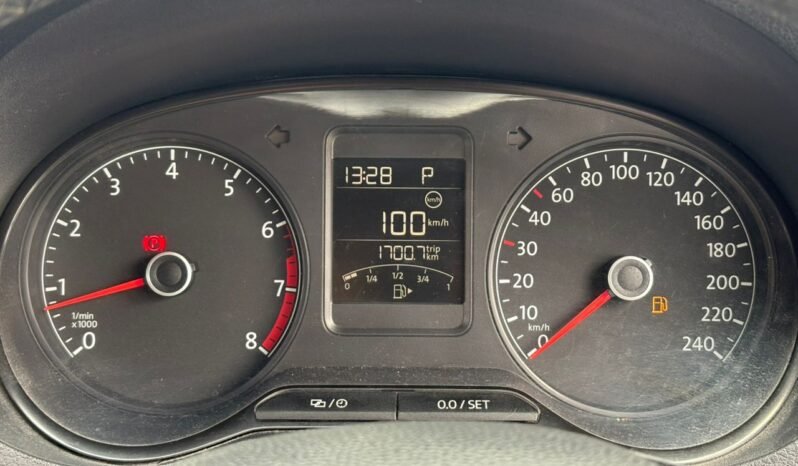 
								VOLKWAGEN VENTO 1.6 (A) full									