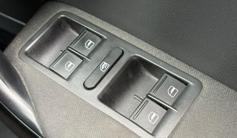 
								VOLKWAGEN VENTO 1.6 (A) full									