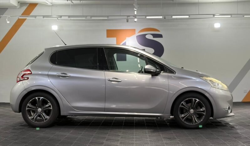 
								PEUGEOT 208 1.6 (A) full									