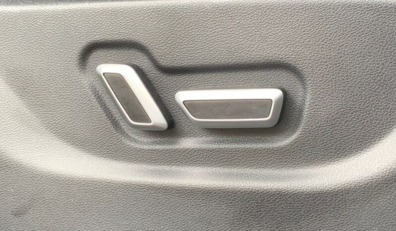 
								PROTON X70 TGDI EXECUTIVE 2WD 1.8 AT full									