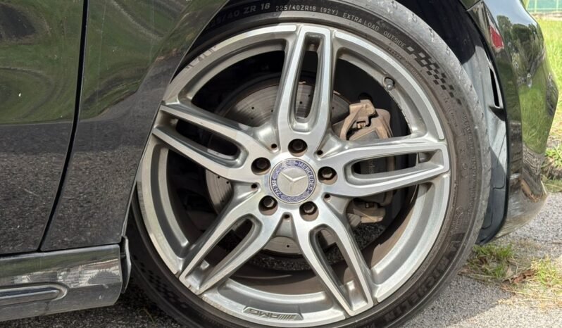 
								MERCEDES BENZ A180 AMG 1.6 (A) full									