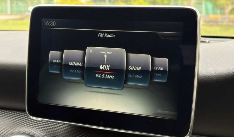 
								MERCEDES BENZ A180 AMG 1.6 (A) full									