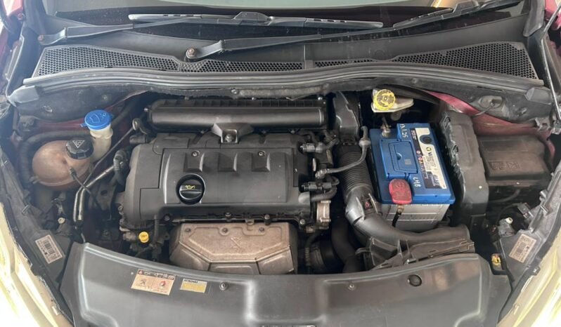 
								PEUGEOT 208 1.6 3 DOOR full									