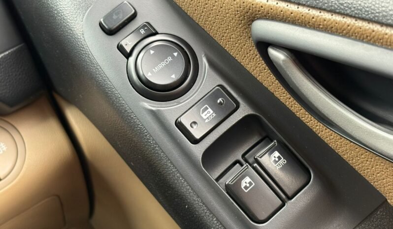 
								HYUNDAI STAREX EXECUTIVE PLUS 2.5 (A) full									