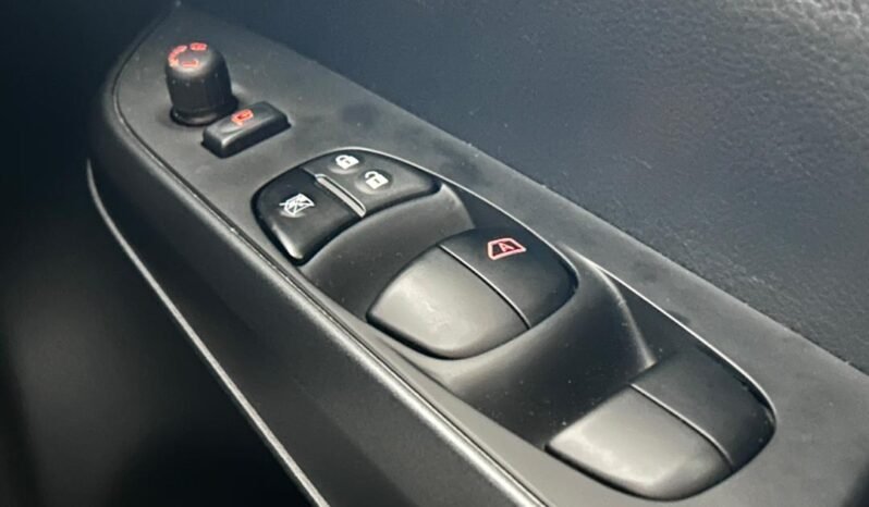 
								NISSAN NAVARA 2.5 PRO-4X AT 4WD full									