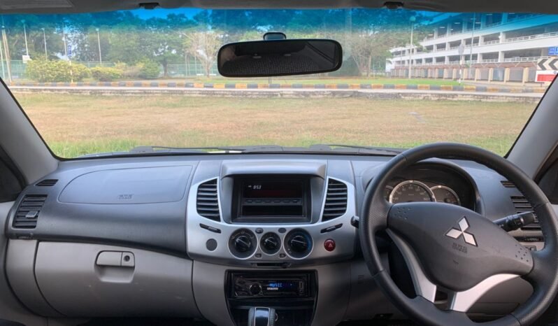 
								MITSUBISHI 4WD DOUBLE CAB 2.5 L200 full									