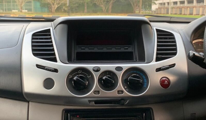 
								MITSUBISHI 4WD DOUBLE CAB 2.5 L200 full									