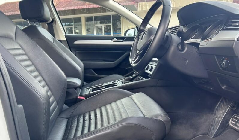 
								VOLKSAWGEN PASSAT 1.8 (A) full									