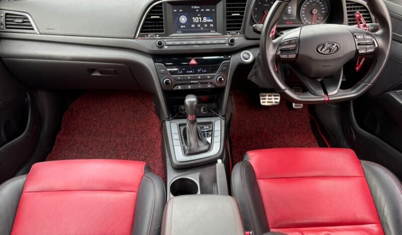 
								HYUNDAI ELANTRA 1.6 full									