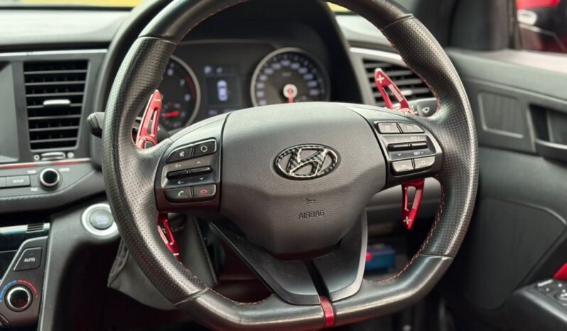 
								HYUNDAI ELANTRA 1.6 full									