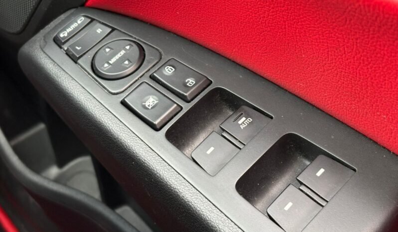 
								HYUNDAI ELANTRA 1.6 full									