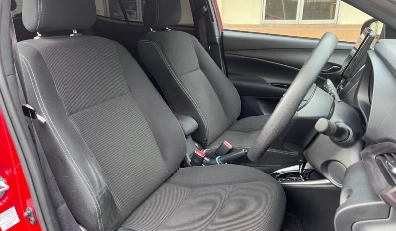 
								TOYOTA YARIS 1.5E (A) full									