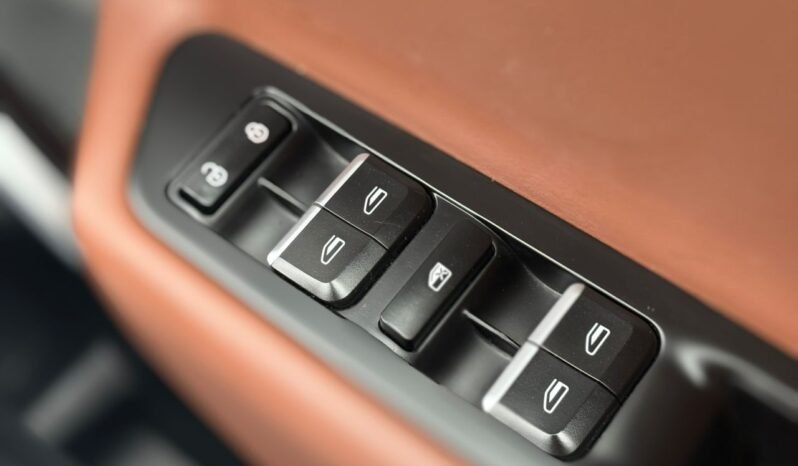 
								PROTON X70 1.8 PREMIUM full									