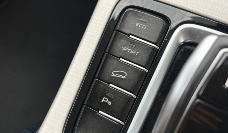 
								PROTON X70 1.8 PREMIUM full									