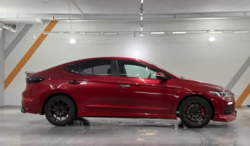 
								HYUNDAI ELANTRA 1.6 full									