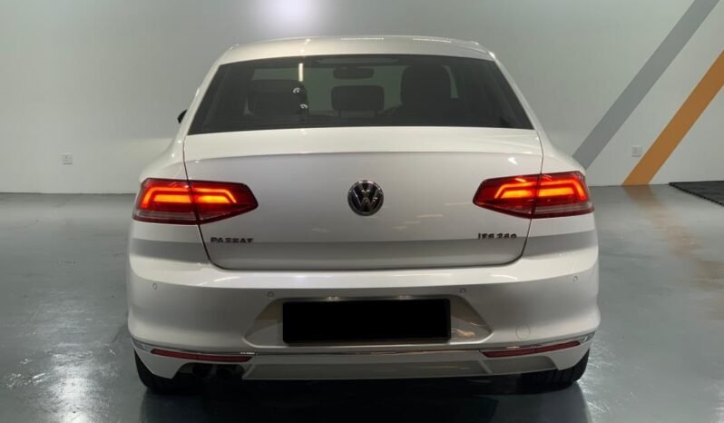 
								VOLKSAWGEN PASSAT 1.8 (A) full									