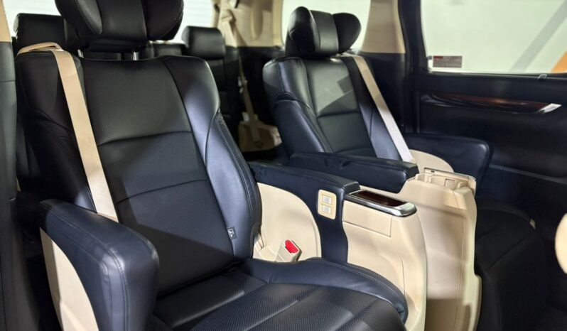 
								TOYOTA ALPHARD 3.5 AT full									