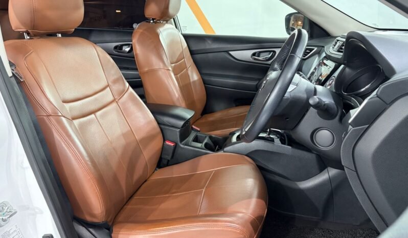 
								NISSAN X-TRAIL 2.0L CVT full									