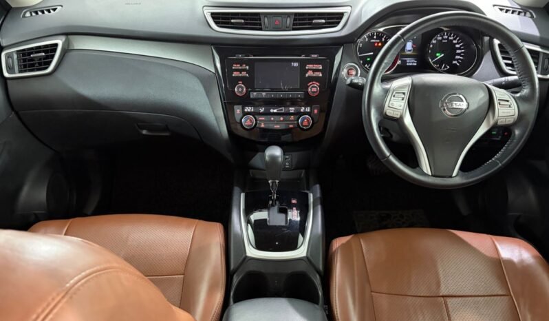 
								NISSAN X-TRAIL 2.0L CVT full									