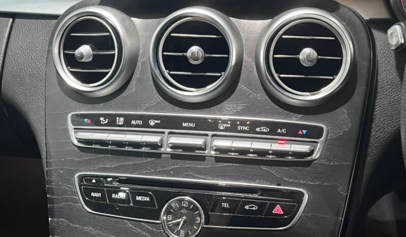 
								MERCEDES-BENZ C200 AVANTGARDE 2.0 AT full									