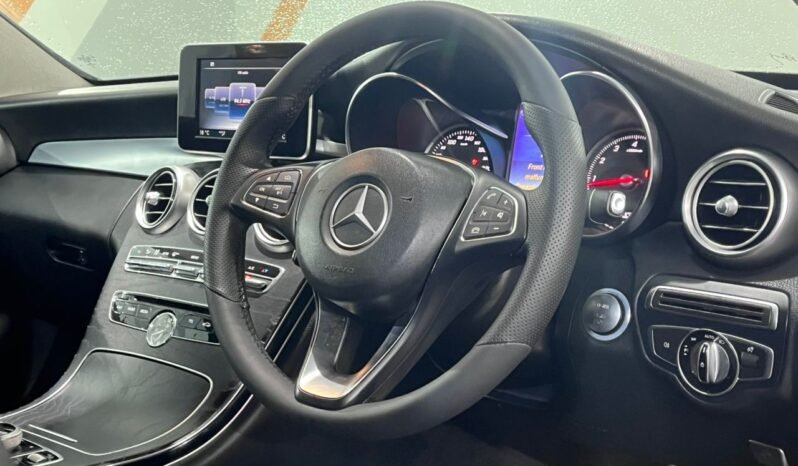 
								MERCEDES-BENZ C200 AVANTGARDE 2.0 AT full									