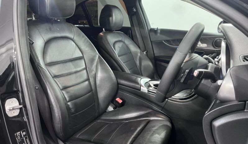 
								MERCEDES-BENZ C200 AVANTGARDE 2.0 AT full									