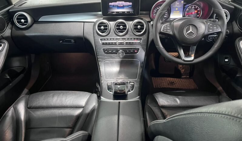 
								MERCEDES-BENZ C200 AVANTGARDE 2.0 AT full									